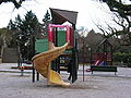 Parque infantil entre a Alameda e o campus universitario