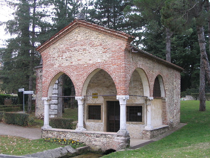 Vaizdas:Schio church of St. Mary.jpg