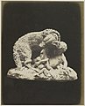 Sculptuur van een hond die een kind beschermd door Auguste Jean Baptiste Lechesne, tentoongesteld op de Great Exhibition of the Works of Industry of All Nations van 1851 in Londen Dog Protecting a Child. (Plaster) Leche, RP-F-F25215-AO.jpg