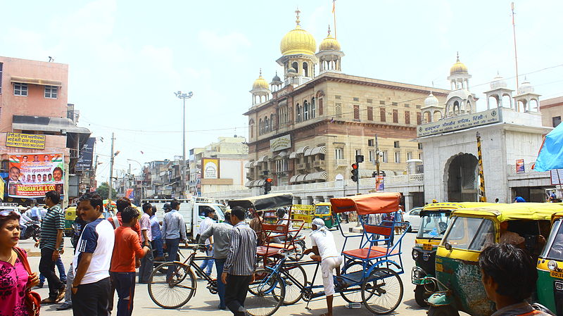 File:Sis Ganj Sahib Gurudwara, Chandni Chowk, Delhi.JPG