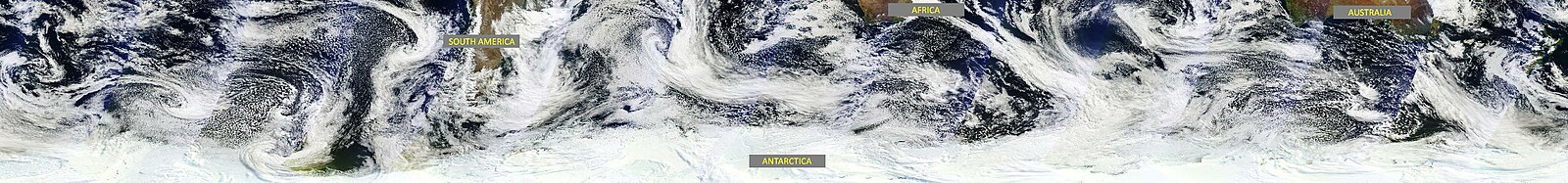 Nebulosidade sobre o océano Antártico.