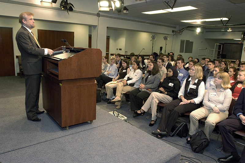 File:Special Assistant to the Secretary of Defense and Deputy Secretary of Defense Tony Dolan speaks to students from the Institute for Political Journalism at the Pentagon, Washington, - DPLA - 892e4b120b39256af76faa3595b43470.jpeg