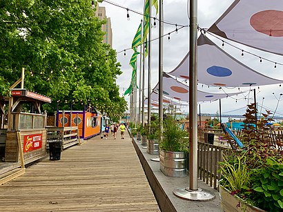 How to get to Spruce Street Harbor Park with public transit - About the place