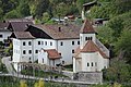 St. Peter mit Friedhofskapelle in Gratsch (Dorf Tirol).JPG