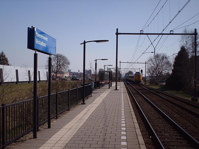 File:Station Heerenveen IJsstadion 02.JPG