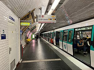 Station Pont Marie Métro Paris Ligne 7 - Paris IV (FR75) - 2022-06-28 - 1.jpg