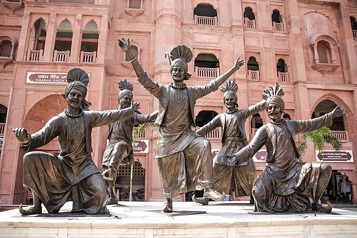 Statue of Bhangra in Amritsar 26 September 2018.jpg