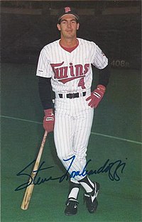 Steve Lombardozzi played for the 1980 CCBL champion Commodores. Steve Lombardozzi 1987.jpg