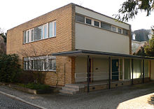 Das 1952 bis 1953 von Walter Gropius für Wilhelm Stichweh errichtete Stichweh-Wohnhaus in Hannover vermietete die Familie an den BDA