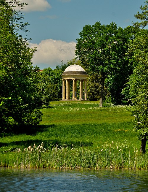 Rotunda at Stowe Gardens (1730-38)