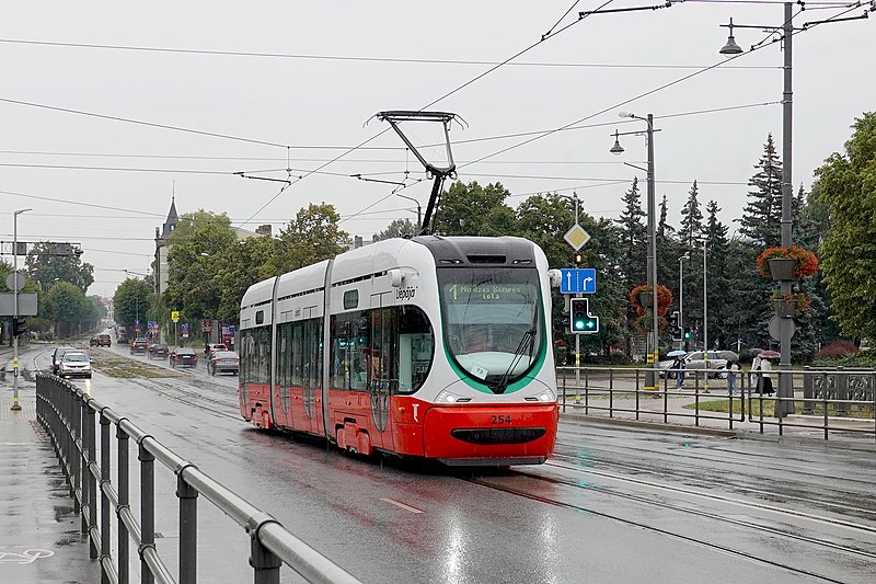 File:Straßenbahn Liepaja CroTram.jpg