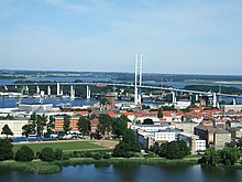 Die Rügenbrücke verbindet das Festland mit Rügen, der größten deutschen Insel