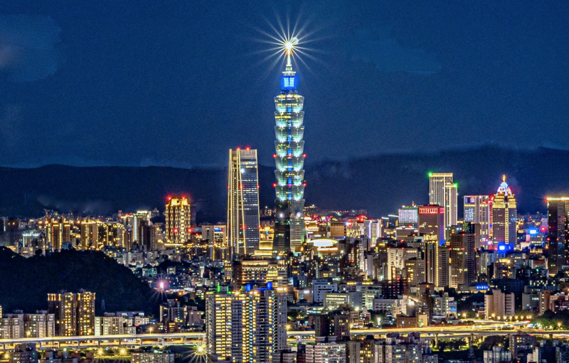 File:Taipei night skyline 2020.png