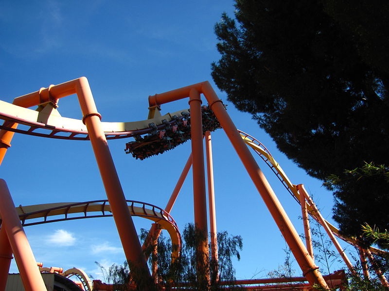 File:Tatsu at Six Flags Magic Mountain (13208602245).jpg