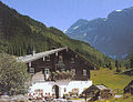 Mittersill: Tauernhaus Spital (Hintergrund: Tauernkogel, 2.988 m)