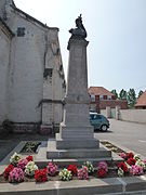 Le monument aux morts.