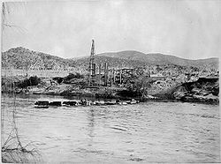 Construction of Tharwa Bridge in 1893. The bridge, the oldest in the ACT, crosses the Murrumbidgee River in the east-central part of the territory. Tharwa Bridge construction O'Hanlon.jpg