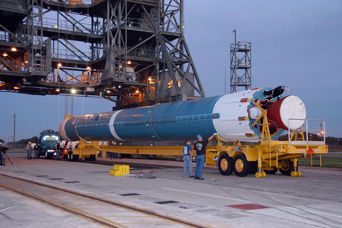 File:Thor XLT first stage of an Delta II 7925 rocket.jpg ...