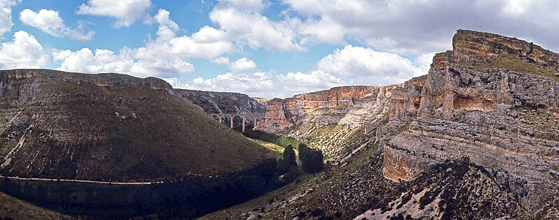 File:Tierra de Montejo 1977 02.jpg