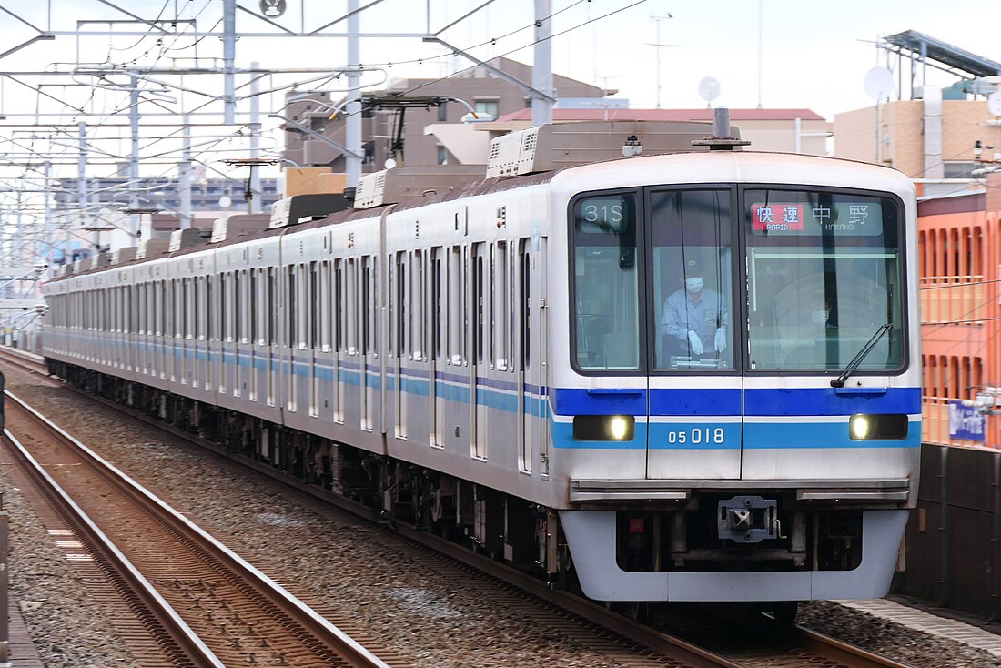 File:Tokyo-Metro-Series05-R.jpg