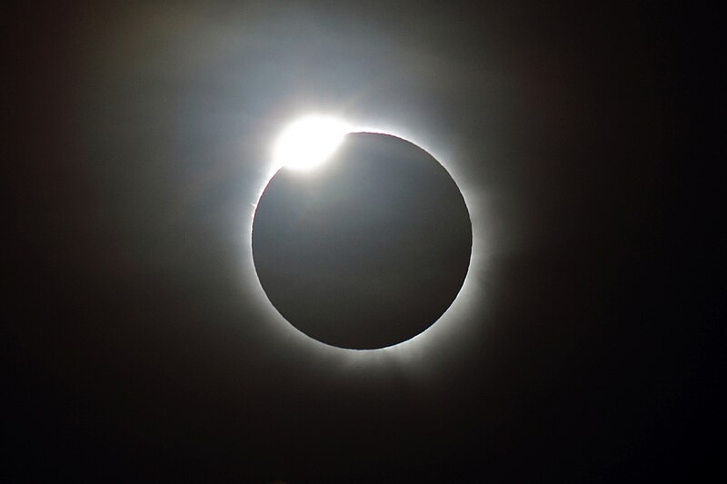 File:Total Solar Eclipse in Cairns, Australia (23689065446).jpg