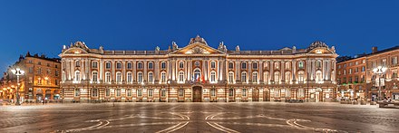 The Capitole de Toulouse hosts Toulouse City Hall.