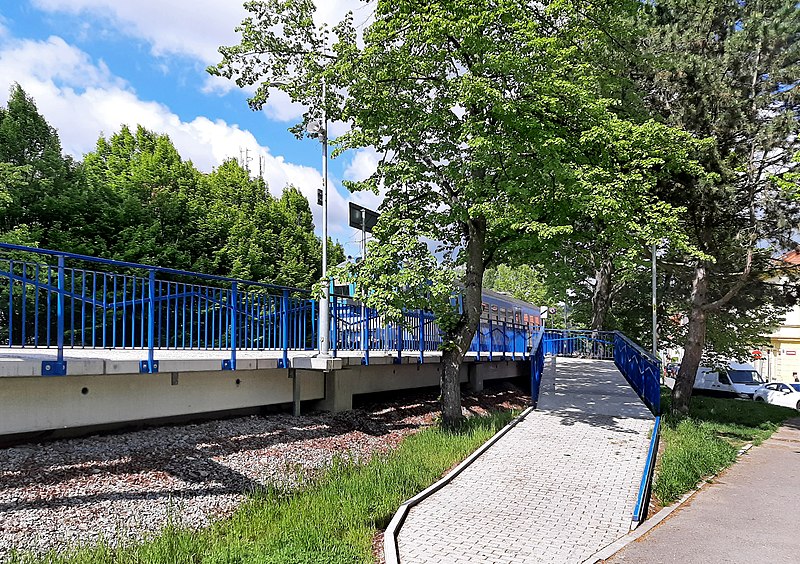 File:Train stop Písek-jih, west part, Písek.jpg