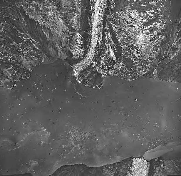 File:Tyeen and Hoonah Glaciers, tidewater glacier terminus, September 17, 1966 (GLACIERS 5922).jpg