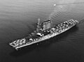 A Lexington osztályú USS Lexington (CV-2) amerikai repülőgép-hordozó 1941. október 14-én. Testvérhajójával, a USS Saratoga-val (CV-3) együtt a II. világháborúban bevetett legnagyobb méretű hordozók voltak. Vízkiszorítás: 37 681 t sztenderd, 48 500 t maximális, hossz: 270.7 m. Repülőcsoport a csata idején: 21 db F4F Wildcat vadászgép, 35 db SBD Dauntless zuhanóbombázó, 13 db Douglas TBD Devastator torpedóvető/bombázó.[3]