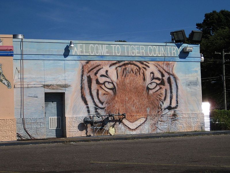 File:University of Memphis area Memphis TN 2013-09-28 007.jpg