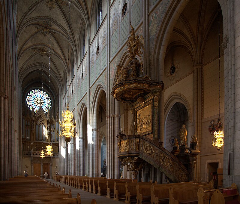 Uppsala Cathedral interior.jpg