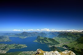 Orta İsviçre'de Dört kanton Gölü