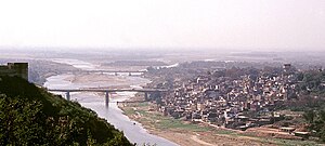 Pandangan bandar Jammu dari sungai Tawi.