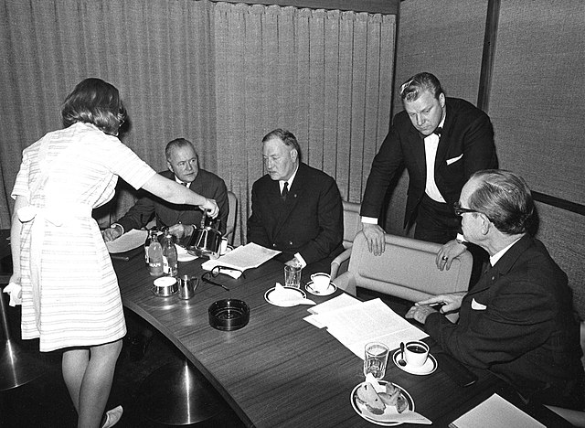 The administrative board of Yleisradio getting ready to discuss the broadcast of “Howl” in December 1969.