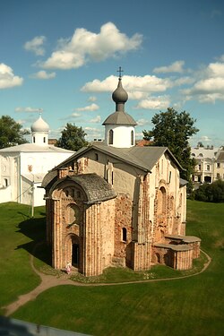 Церковь Параскевы Пятницы на Торгу (вид с Воротной башни Гостиного двора).JPG