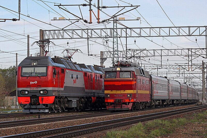 File:ЭП2К-177 и ЧС2Т-1005, Россия, Тверская область, станция Спирово (Trainpix 206555).jpg