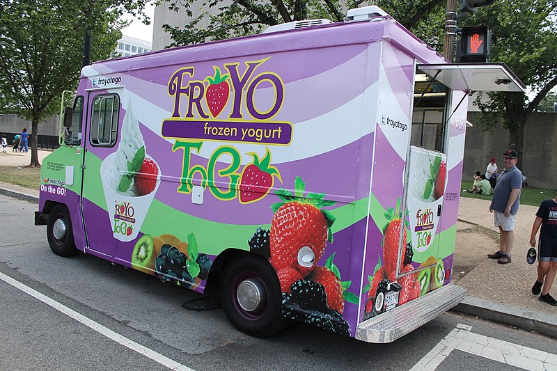 File:01.FroYoToGo.NationalMall.WDC.4July2012 (8330752546).jpg