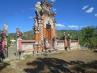 Pura Girinatha Hindu Temple of Dili in 2016 01 Hindutempel 2016-07-05.jpg