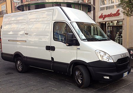 2013 Iveco Daily panel van.JPG