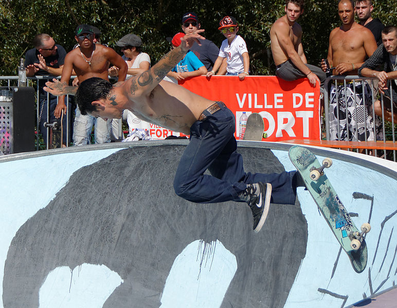 File:2015-08-30 15-26-14 belfort-pool-party.jpg