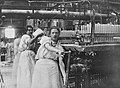 5x5 Vrouwen in de kaarsenindustrie, Bestanddeelnr 256-4961.jpg