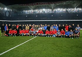 Stadın açılışında yapılan "Trabzonspor Efsaneleri" maçının kadrosu.