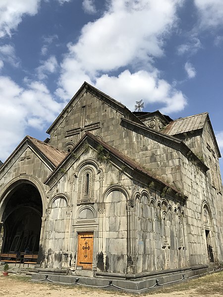 File:Akhtala Monastery 1111 28.jpg