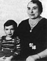 Al Capone als Kind mit seiner Mutter