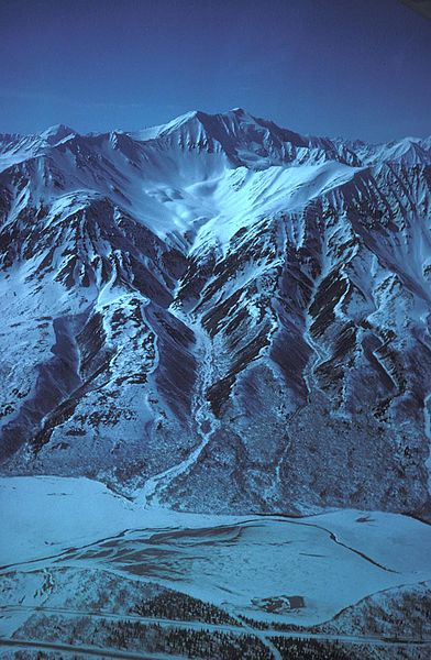 File:Alaska range in the Chickaloon area.jpg