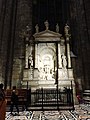 Altare della Presentazione della Vergine, Duomo di Milano (30820605225).jpg
