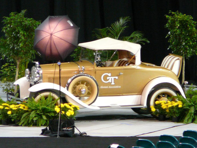 File:Alumni Association Ramblin' Wreck cropped.jpg