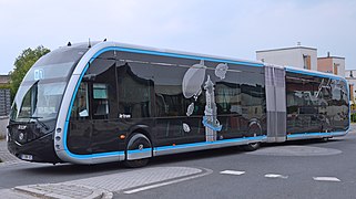 Bus de la livrée neutre sur la ligne Némo 1 à Longueau (705).