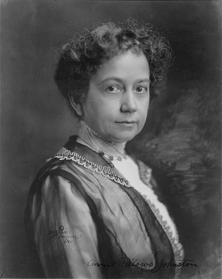 Annie Fellows Johnston, head-and-shoulders portrait, facing right LCCN94510665.jpg