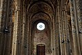 Interior de la catedral con frescos